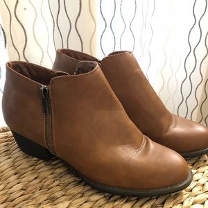 UNIONBAY Cognac Ankle Booties
